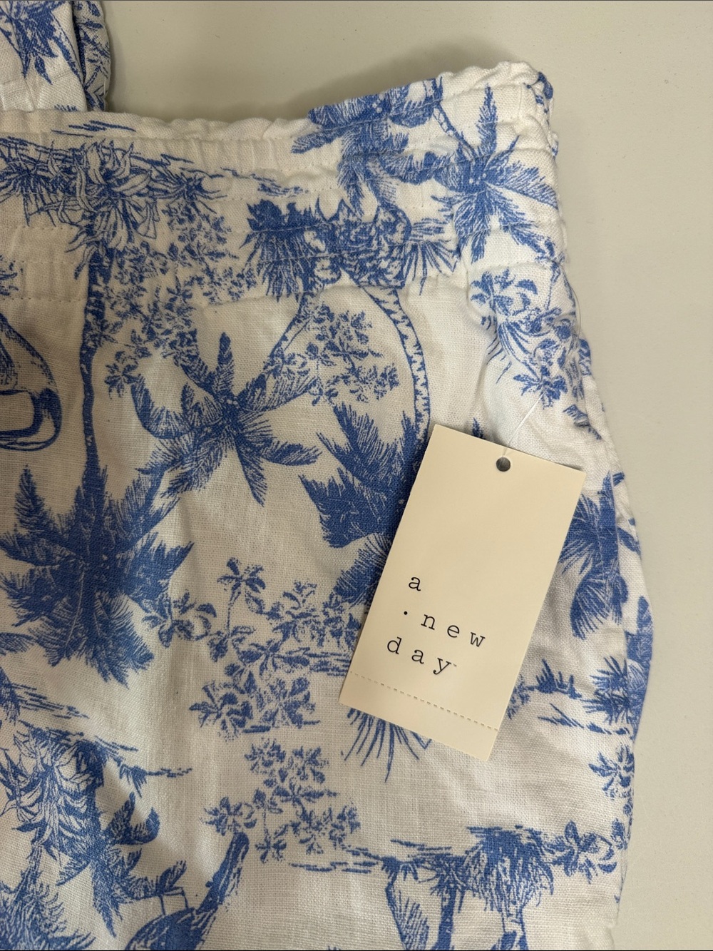 a new day XL SHORT White Lounge Pants with Blue Palm Toile Print #622 - Picture 2 of 7